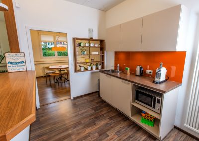 Küche und Stehbar Raum 360